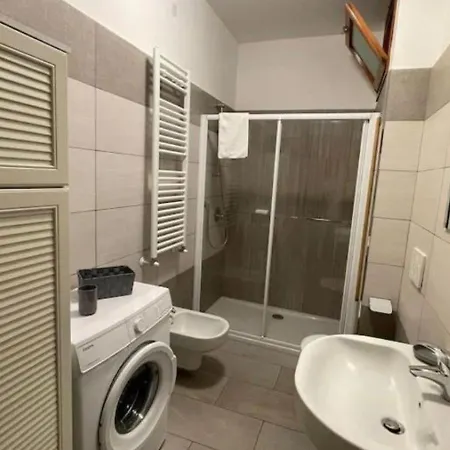 Lägenhet Wh-sem-bilocale Con Giardino In Zona Residenziale - Posto Auto Privato - Wifi