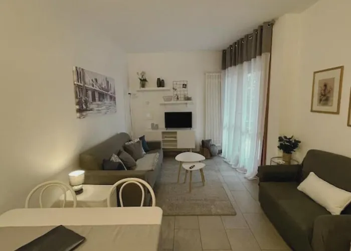 Apartment Wh-sem-bilocale Con Giardino In Zona Residenziale - Posto Auto Privato - Wifi