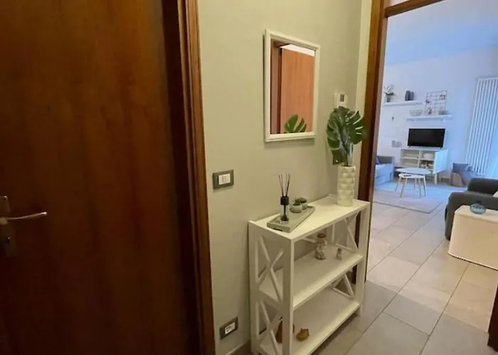 Wh-sem-bilocale Con Giardino In Zona Residenziale - Posto Auto Privato - Wifi Apartmán *